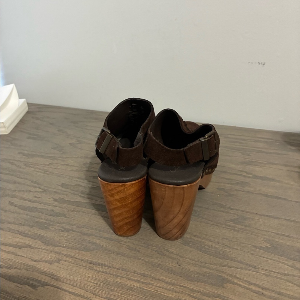 Anthropologie pilcro clogs size 40 suede color chocolate. - Picture 3 of 9